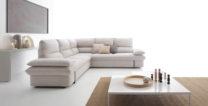 narożnik z regulowanymi podłokietnikami