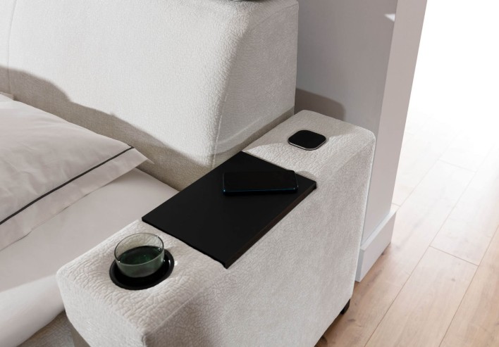 stolik nocny z indukcją.jpg