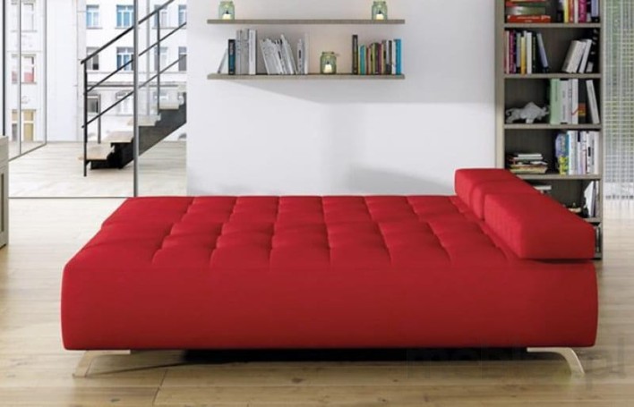 Wygodna i tapicerowana sofa do salonu