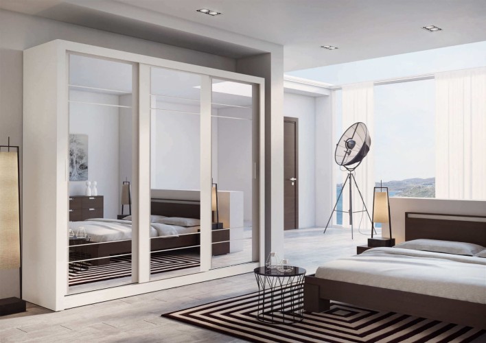 szafa przesuwna trzydrzwiowa biała z lustrem