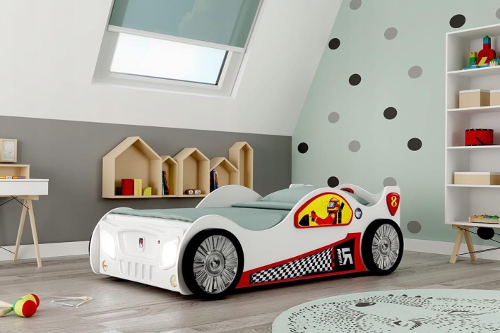 Łóżko dla dziecka samochód wyścigówka.jpg