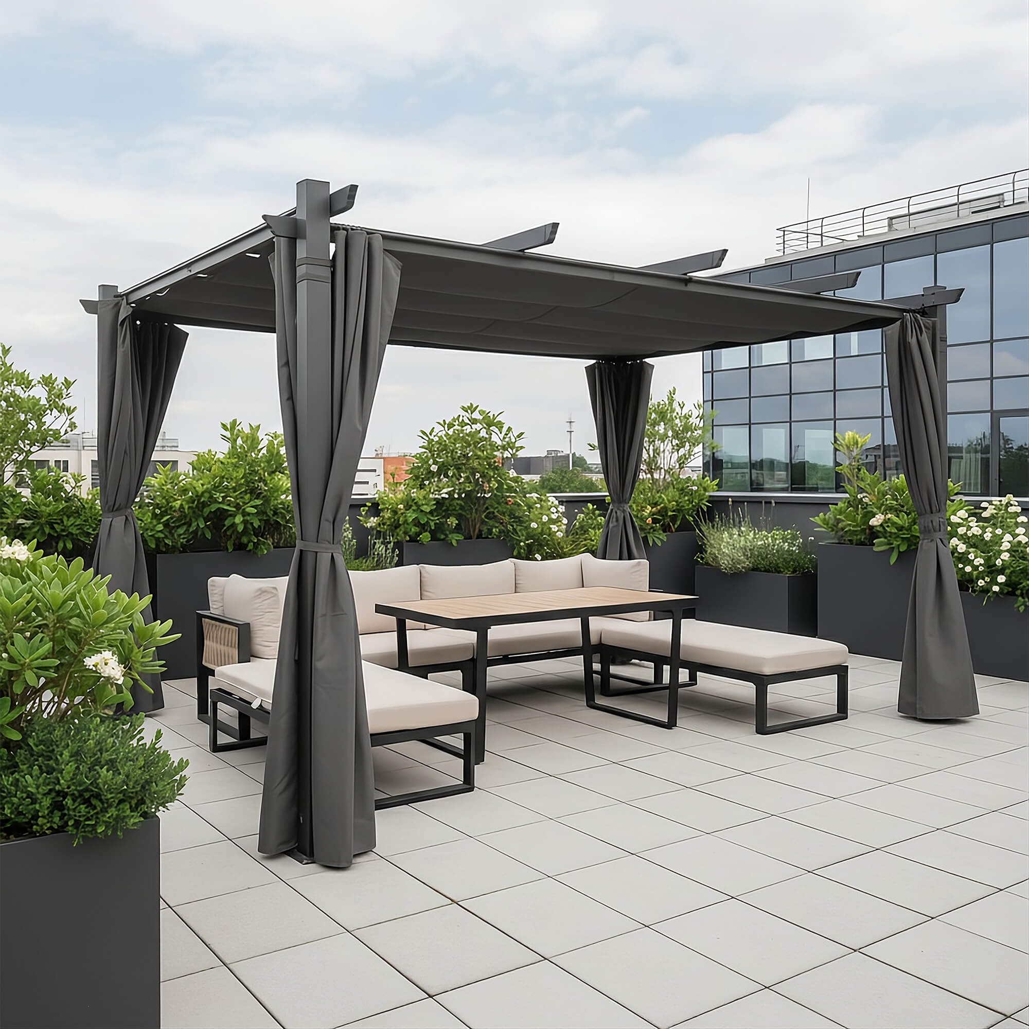 Modernistyczna pergola ogrodowa aluminiowa szara z zasłonami