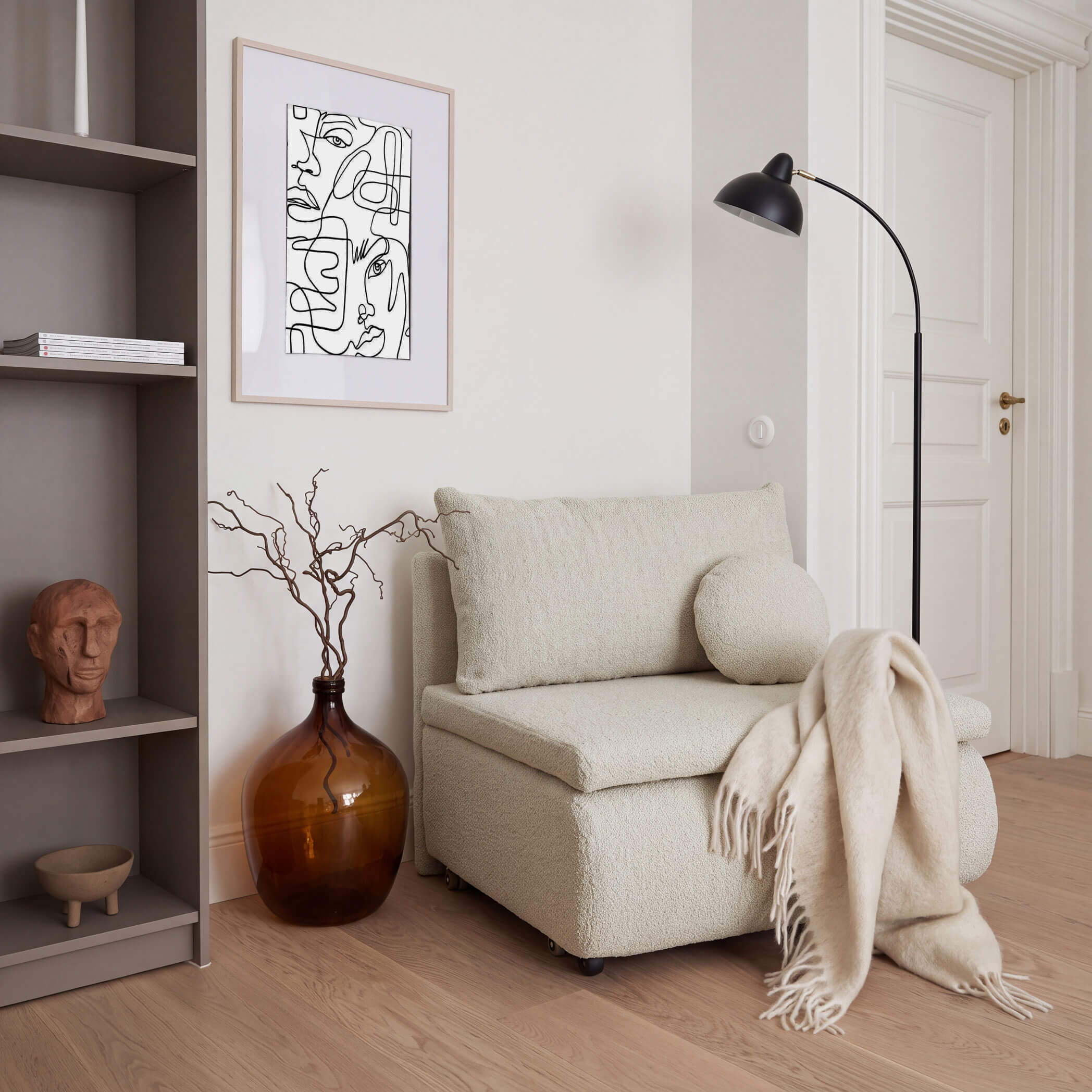 Rozkładana sofa PETITE z funkcją spania i pojemnikiem na pościel