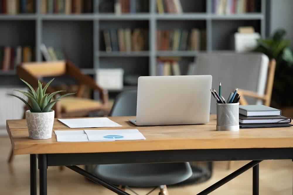 Ergonomiczne meble do pracy zdalnej – co będzie standardem w 2025?