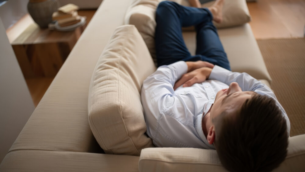 Co najpierw: sofa, stół czy szafa? Kolejność zakupów przy urządzaniu od zera